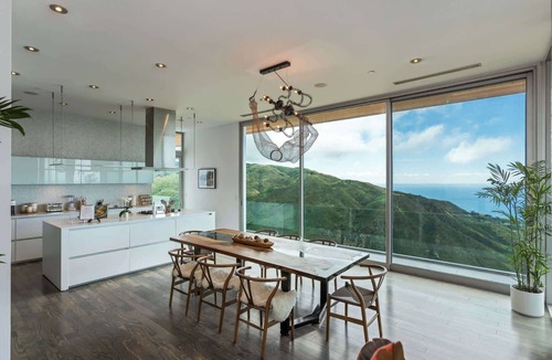 Malibu House | Casa Azure by Oraklus
