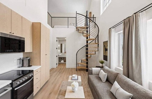 Oak Park Apartment | Casa Iglesia Loft Studio 310