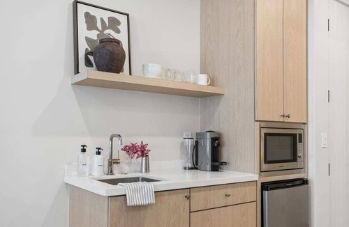 Oak Park Apartment | Casa Iglesia Studio 211