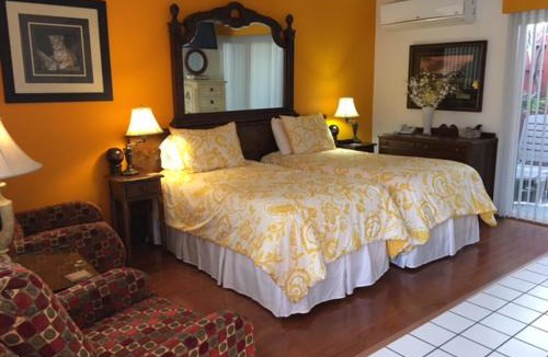 Palm Desert Hotel | Casa Larrea Inn