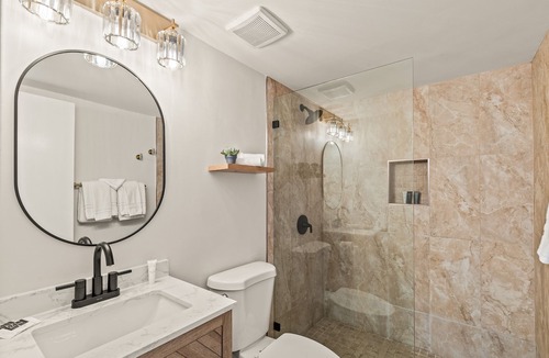 Warm Sands Hotel | Casa Oliver Hotel & Resort - A Gay Men's Resort