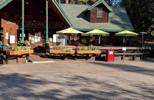 Nevada City House | Cascade Caravan in the Sierra Foothills and within minutes of Scott's Flat Lake.
