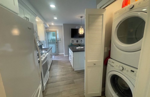 Avalon Apartment | Catalina Haven - Private, Unique Guest House with views in Avalon