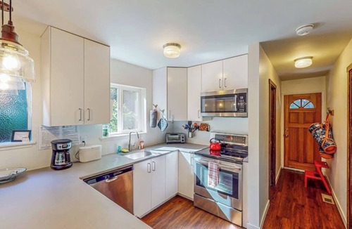 Cazadero House | Cazadero 2BR creekside cottage — fenced yard, dogs welcome