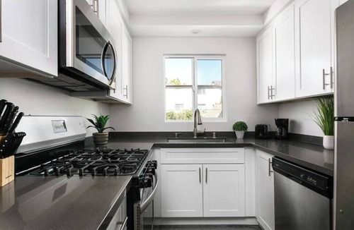 Citrus Grove Apartment | Central 3BR Apt, Near Americana