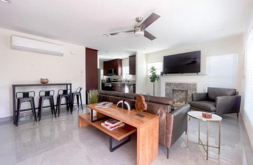Hillcrest House | Central Charm in Hillcrest near Scripps Mercy