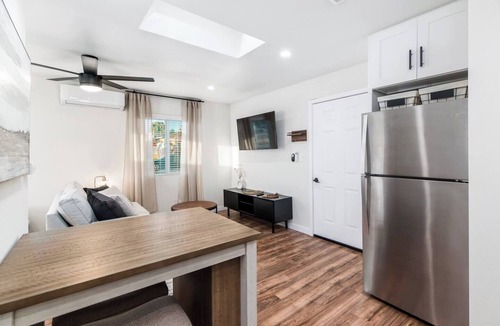 Valencia Park Apartment | Central San Diego Studio W/Parking-W/D-Kitchen-A/C