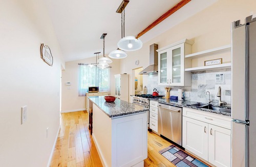 San Rafael House | Centrally Located! Dog-Friendly San Rafael Home
