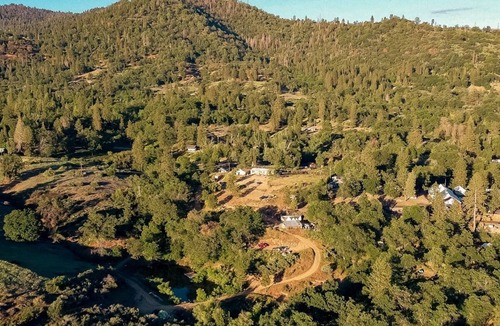 Pinehurst RV Rental | CG10 Campsite/Shower Kings Canyon & Sequoia NP