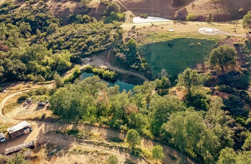 Pinehurst RV Rental | CG37 Medium 15X20 plus 15X15 ft. Campsite/Shower - Kings Canyon & Sequoia NP