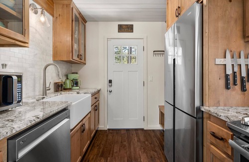 Sunriver Ski Chalet | Chalet Squatch - Cozy-Luxe Cabin Near Village & SHARC!