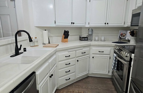 Oak Park Condo | Charming 1 Bedroom Condo in Oak PRk