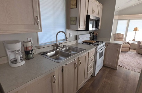 Desert Aire House | Charming 1-bedroom house with AC in peaceful Indio Tiny home,fully equip