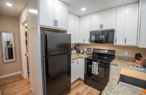 Yuma Apartment | Charming 1-Bedroom with AC, private yard, & full kitchen