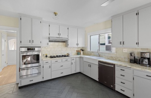 Emeryville House | Charming 2-bedroom Craftsman in Emeryville perfect for your getaway