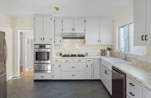 Emeryville House | Charming 2-bedroom Craftsman in Emeryville perfect for your getaway