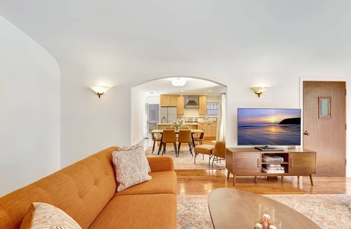 Sherman Oaks House | Charming 2BR.2BA Spanish Style House Great Location Free Parking
