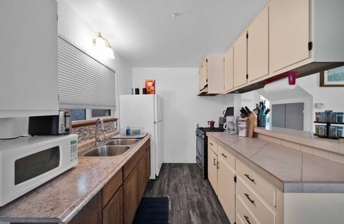 Trinity County Cabin | Charming 3-bedroom cabin with WiFi, AC in tranquil Trinity Center