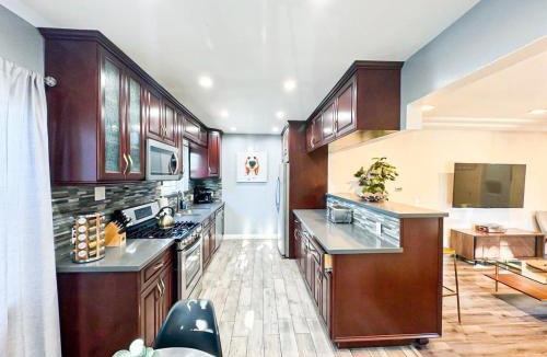 Ladera Heights House | Charming 3BR Spot Near LAX, SoFi and Forum