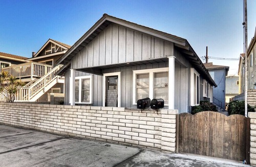 West Newport Cottage | Charming and Upgraded - Beach SO close you can see it from your patio!
