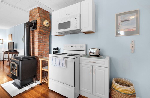 Sunset Beach Cabin | Charming Beachouse Getaway on Historic Sunset Beach