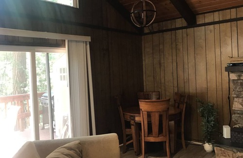 Mi-Wuk Village Cabin | Charming cabin conveniently located