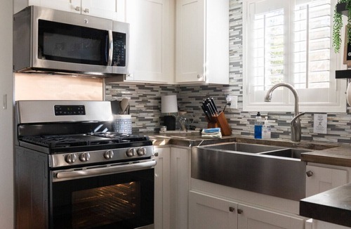 Wrightwood Cabin | Charming Cabin | Kid & Pet Friendly, Wood Burning Fireplace