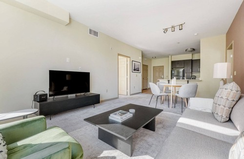Dublin Apartment | Charming Dublin 2BR w/Pool & A/C, nr Shops & Groceries, by Blueground