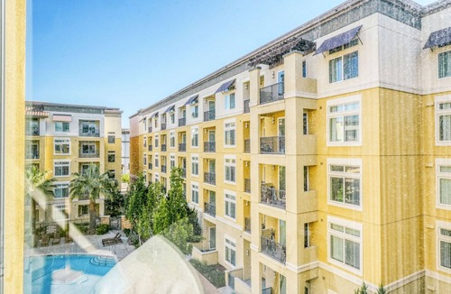 Dublin Apartment | Charming Dublin 2BR w/Pool & A/C, nr Shops & Groceries, by Blueground