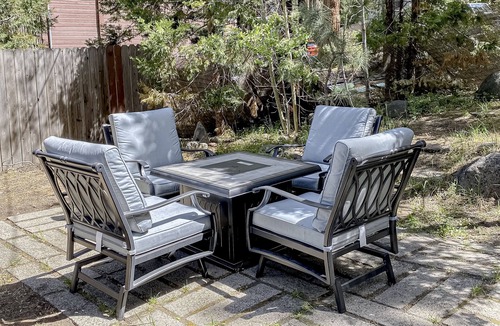 Kings Beach Ski Chalet | Charming hotel with lakeview, golf, skiing, WiFi, & Netflix