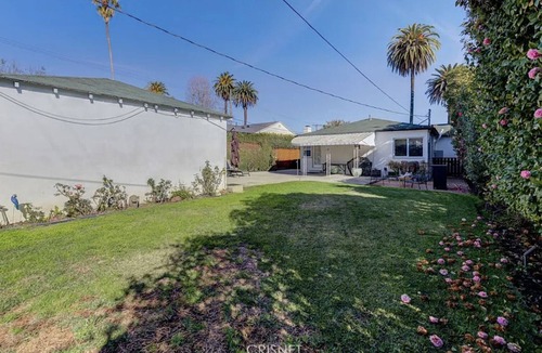 West Los Angeles House | Charming House Ideally Located in West Los Angeles.
