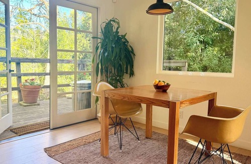 Meiners Oaks House | Charming Private Cottage in Ojai