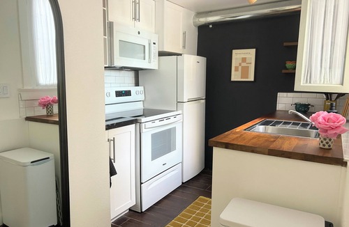 Silver Lake Apartment | Charming Silver Lake Garden Apartment