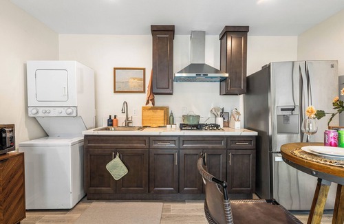 Southwest Anaheim Apartment | Charming Studio Gem in Anaheim 8' From Disney/Convention/Angel/Knotts