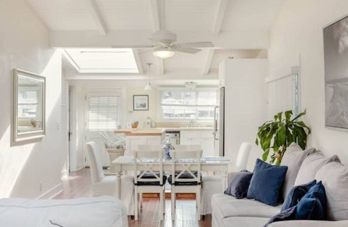Venice Cottage | Charming Venice Beach Cottage on Venice Canals, with Boats