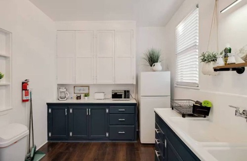 Hermosa Beach Apartment | Check in with a Cocktail | Heart of Hermosa Beach