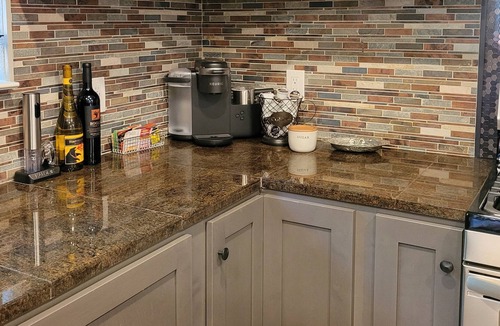 Baxter Cottage | Cheerful 3 Bedroom, 3 Bathroom Mountain Cottage with Game Room