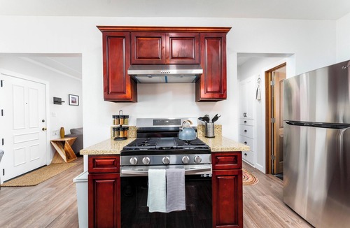 Inglewood House | Chic Bungalow Steps from SoFi, Kia Forum, & LAX