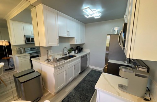 Westchester Condo | Chic LA Condo 10 min from Beach and SoFi