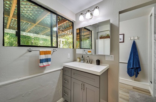 Casa de Oro-Mount Helix Cottage | Chic La Mesa Cottage w/ Patio, Close to Trails!