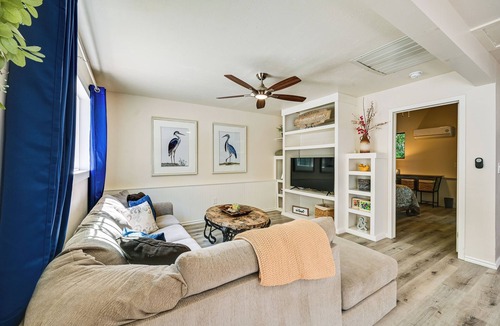 Casa de Oro-Mount Helix Cottage | Chic La Mesa Cottage w/ Patio, Close to Trails!