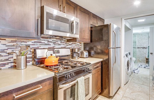 Palm Springs Condo | Chic Palm Springs Condo By the Riviera Hotel