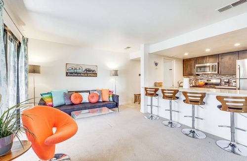 Palm Springs Condo | Chic Palm Springs Condo By the Riviera Hotel