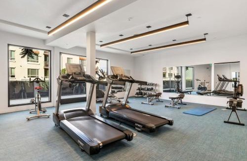 Little Tokyo Apartment | Chic Studio with Stunning DTLA Views, Walk to Metro