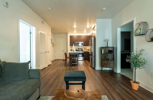 Glendale Apartment | Clean Cozy and Calm Retreat