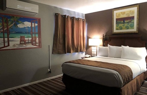 Historic Filipinotown Hotel | Clean, Cozy Room Near LA Landmarks: Perfect for a City Adventure
