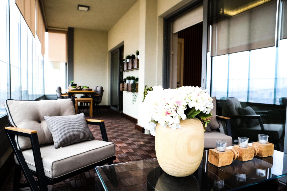 Monument House | Clean, spacious home with mountain views