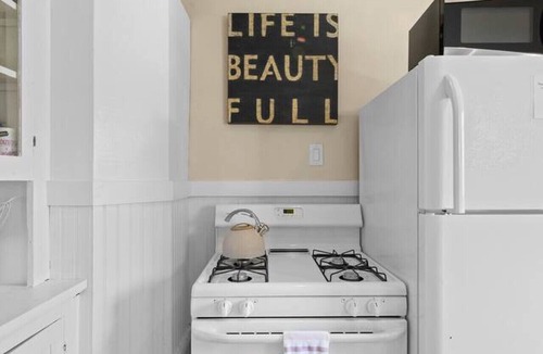 Midtown Sacramento Apartment | Close to State Capitol | Mins to Southside Park