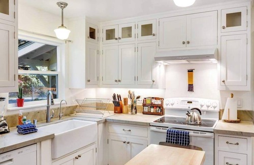 Cloverdale House | Cloverdale Dog-Friendly Creekside Retreat with Firepit