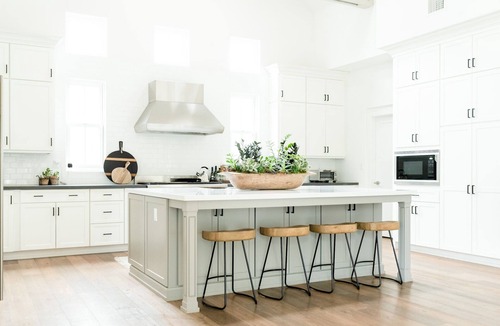 Cardiff-by-the-Sea House | Coastal modern farmhouse retreat 1.5 miles from the beach